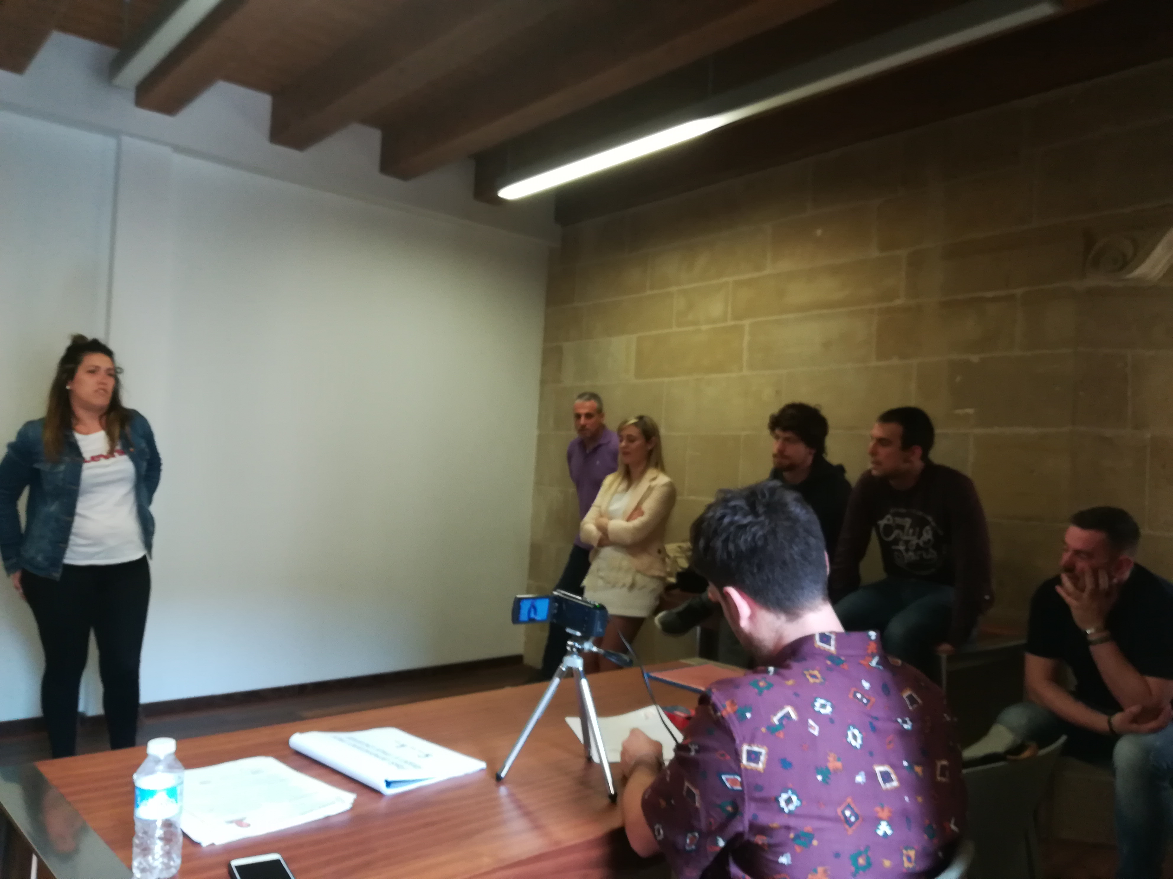 Más de una veintena de personas se presentan al casting de Ahora Caigo