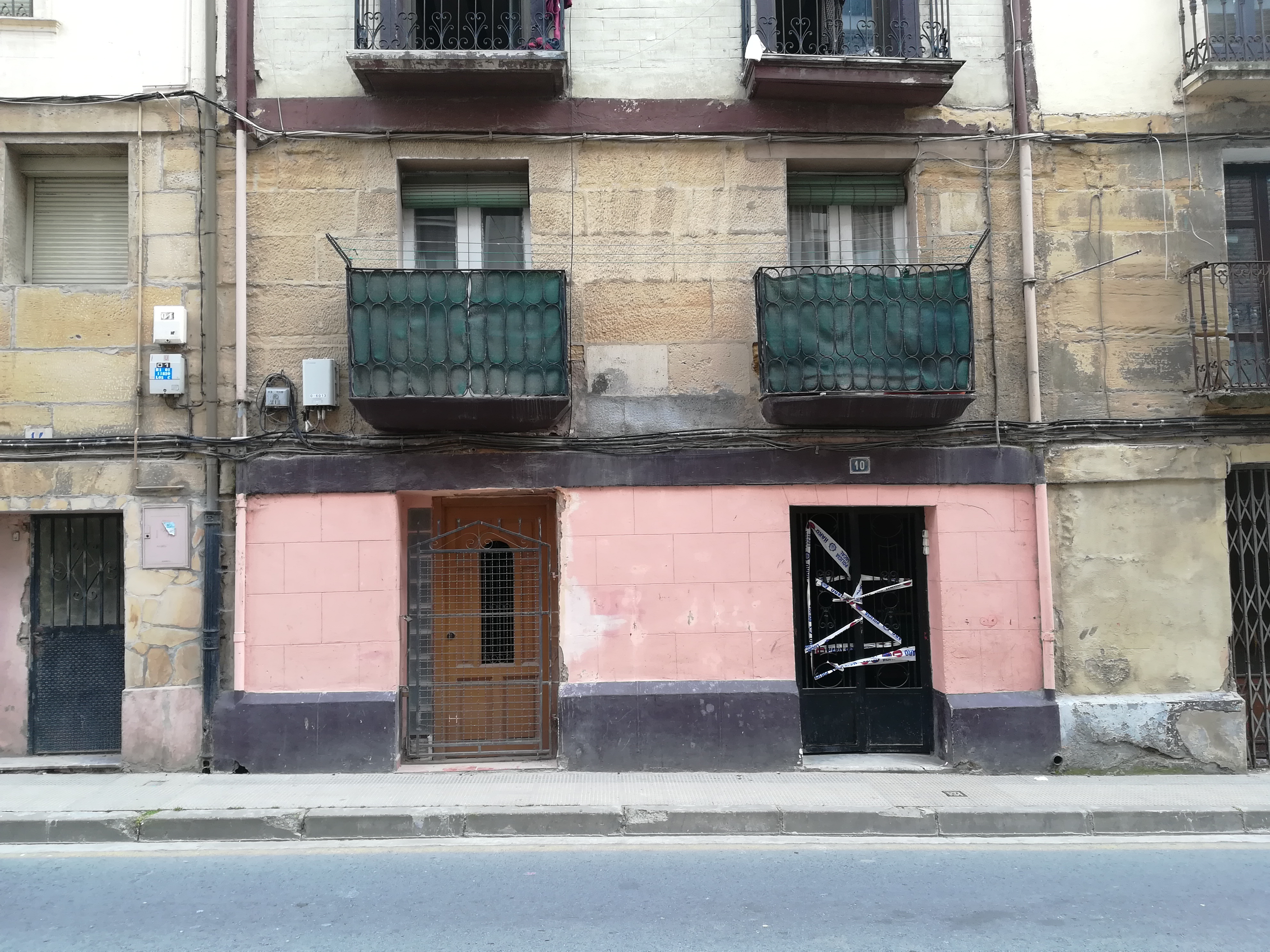 Desalojado un edificio en la Calle Linares Rivas