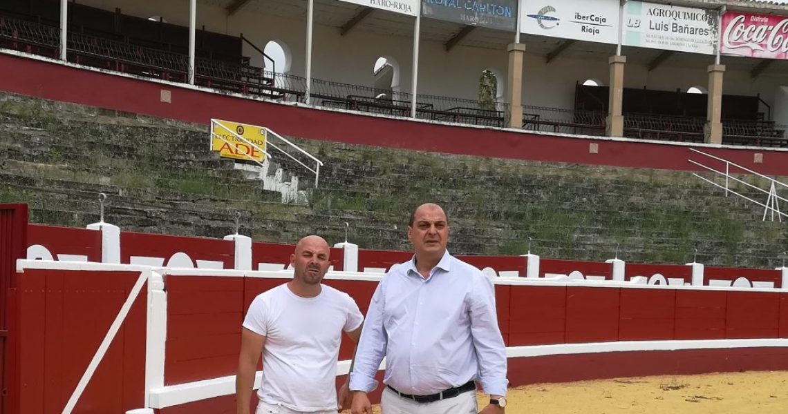Los trabajos de pintura en la Plaza de Toros de Haro “van a buen ritmo”