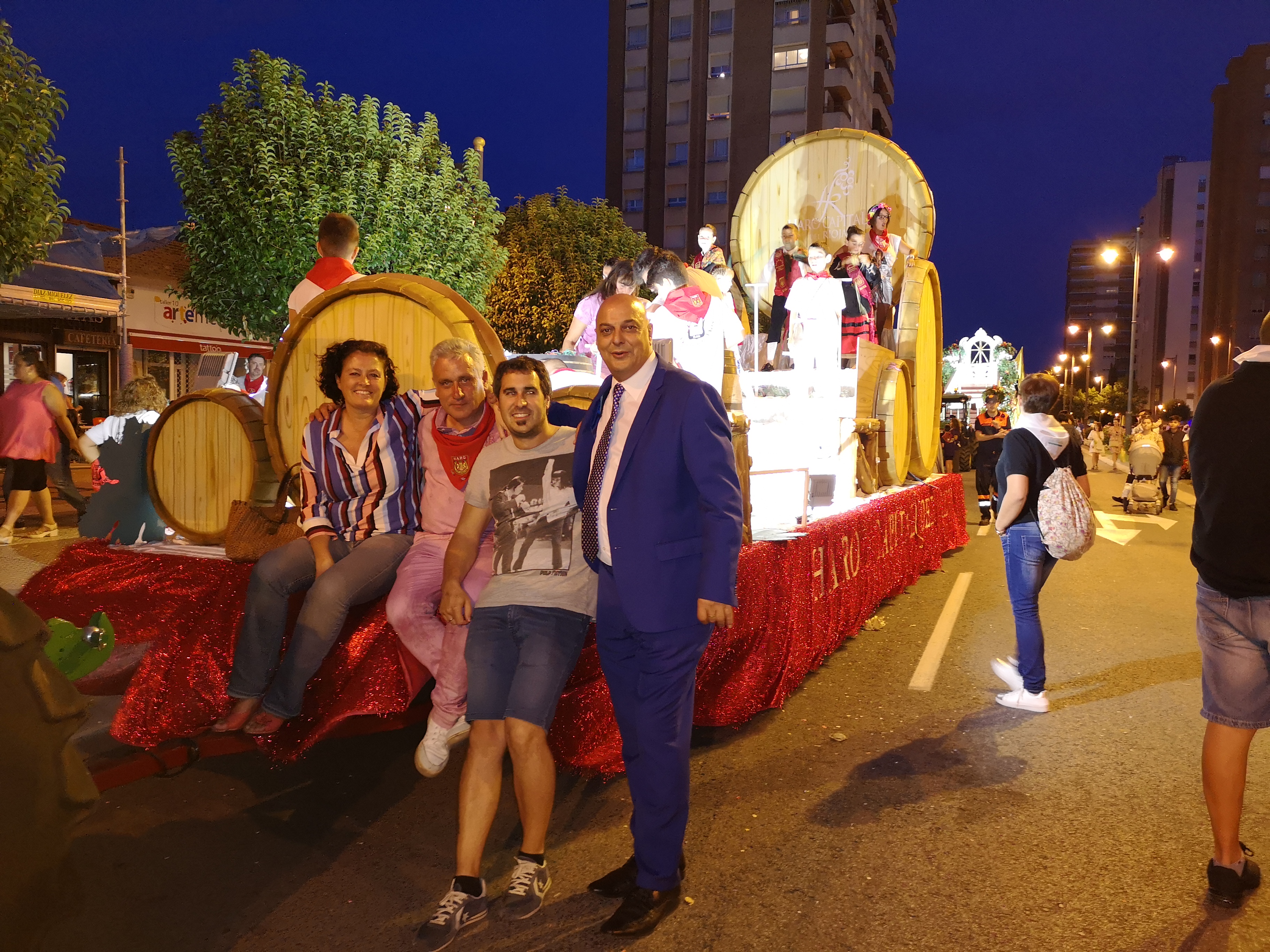 El Ayuntamiento de Haro participa en el Desfile de Carrozas de Logroño