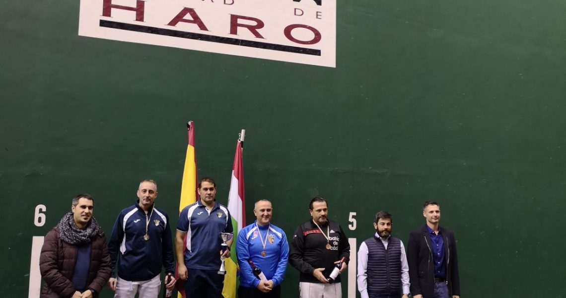 Más de ochenta personas participan en el Torneo Nacional Liga Máster de Esgrima
