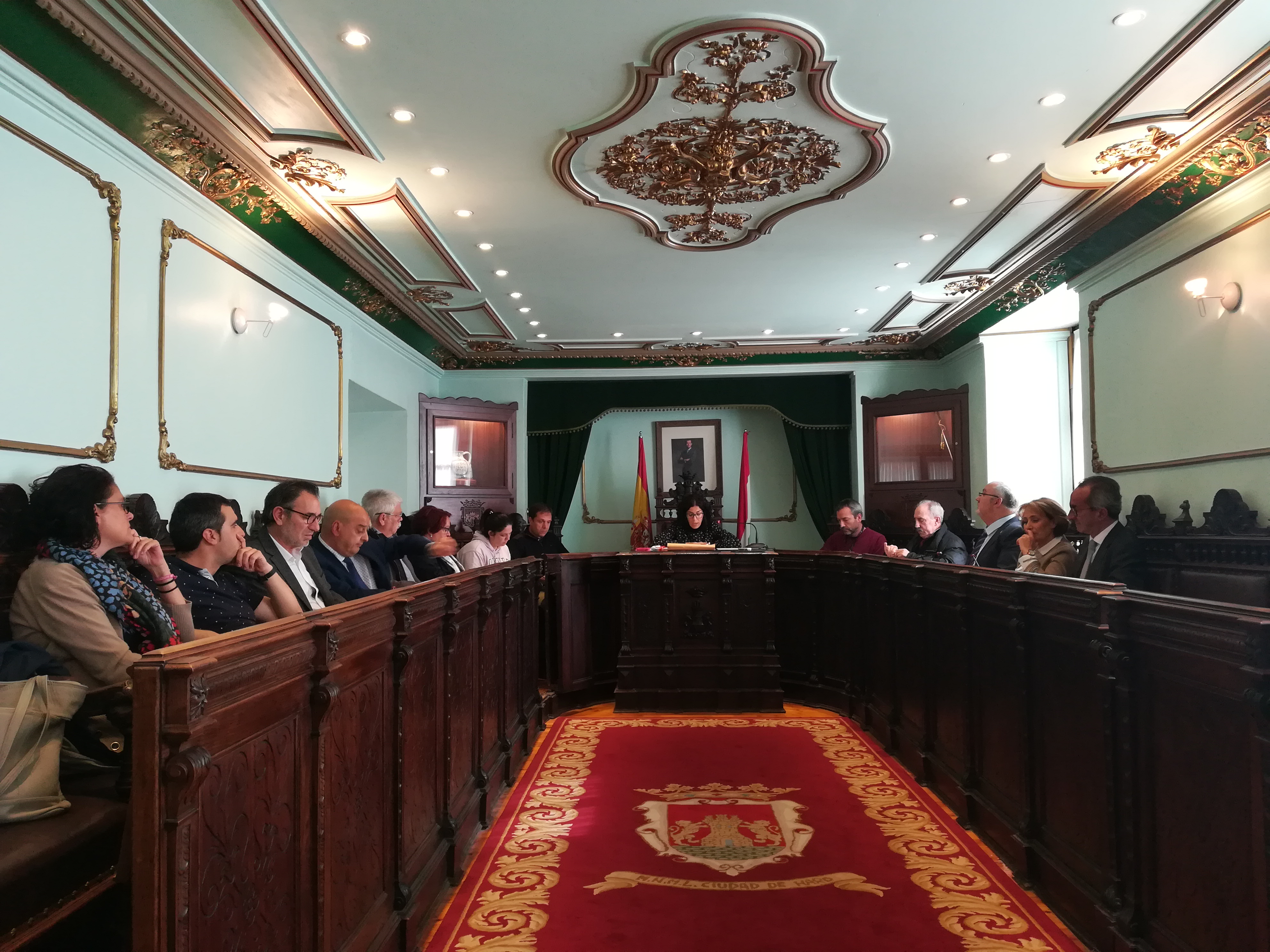 Equipo de gobierno y grupo municipal popular debaten sobre el fin de la legislatura