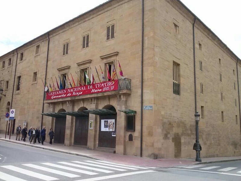 Gran programación para el mes de abril en el teatro Bretón