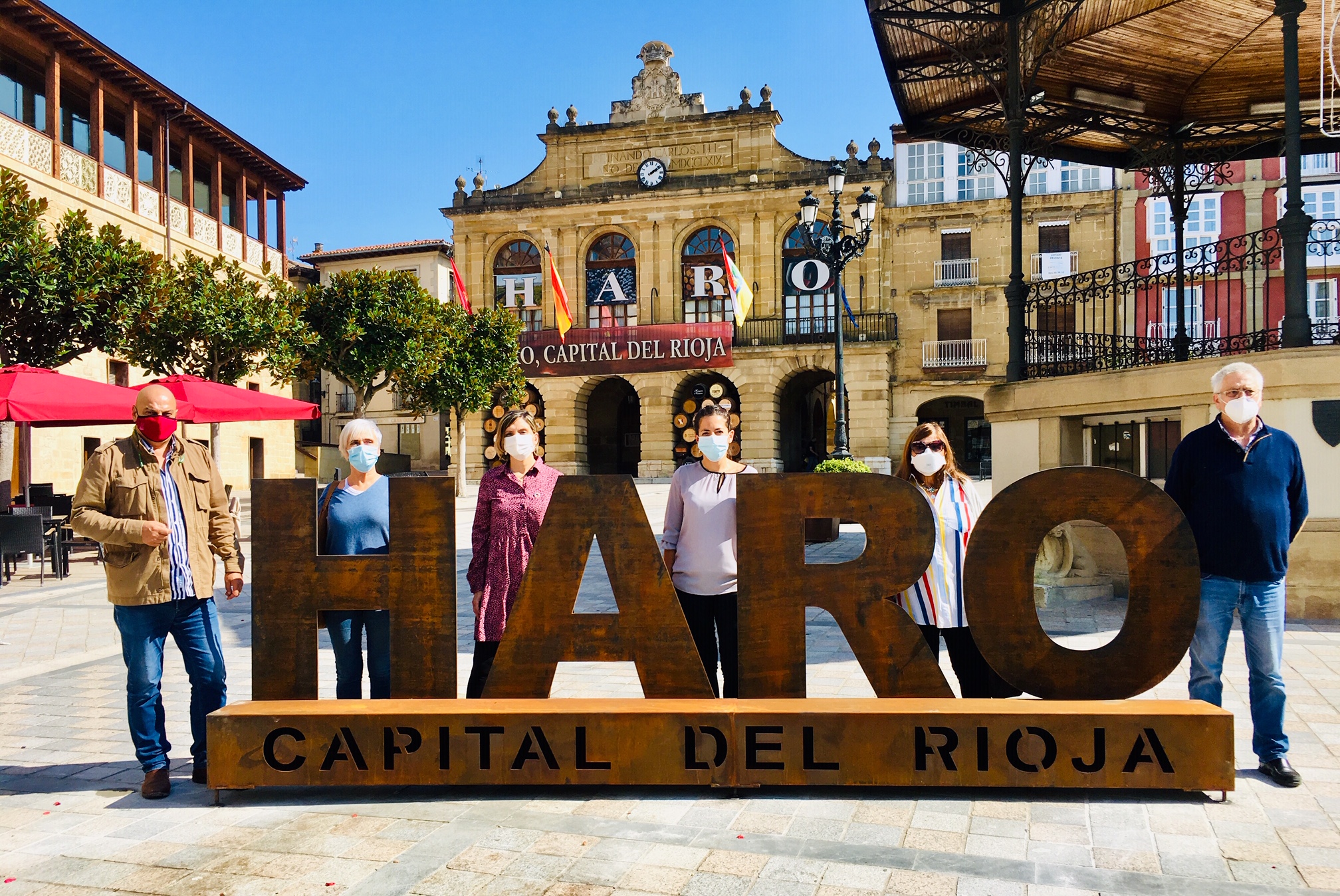  “Lo Mejor de Haro” se celebra con un photocall y el reparto de 2.200 mascarillas