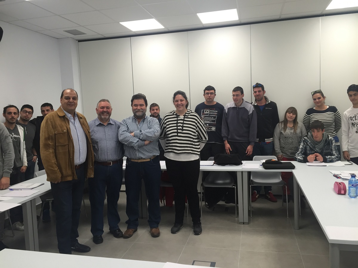 Trece participantes en el II curso ‘Fundamentos Básicos de Electricidad’ 