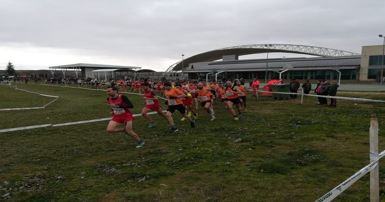 400 personas participan en el XXXIII Cross 