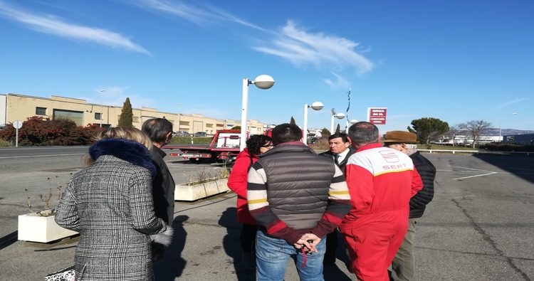 José Ignacio Pérez Sáenz se reúne con los responsables de negocios que se ubican junto a l