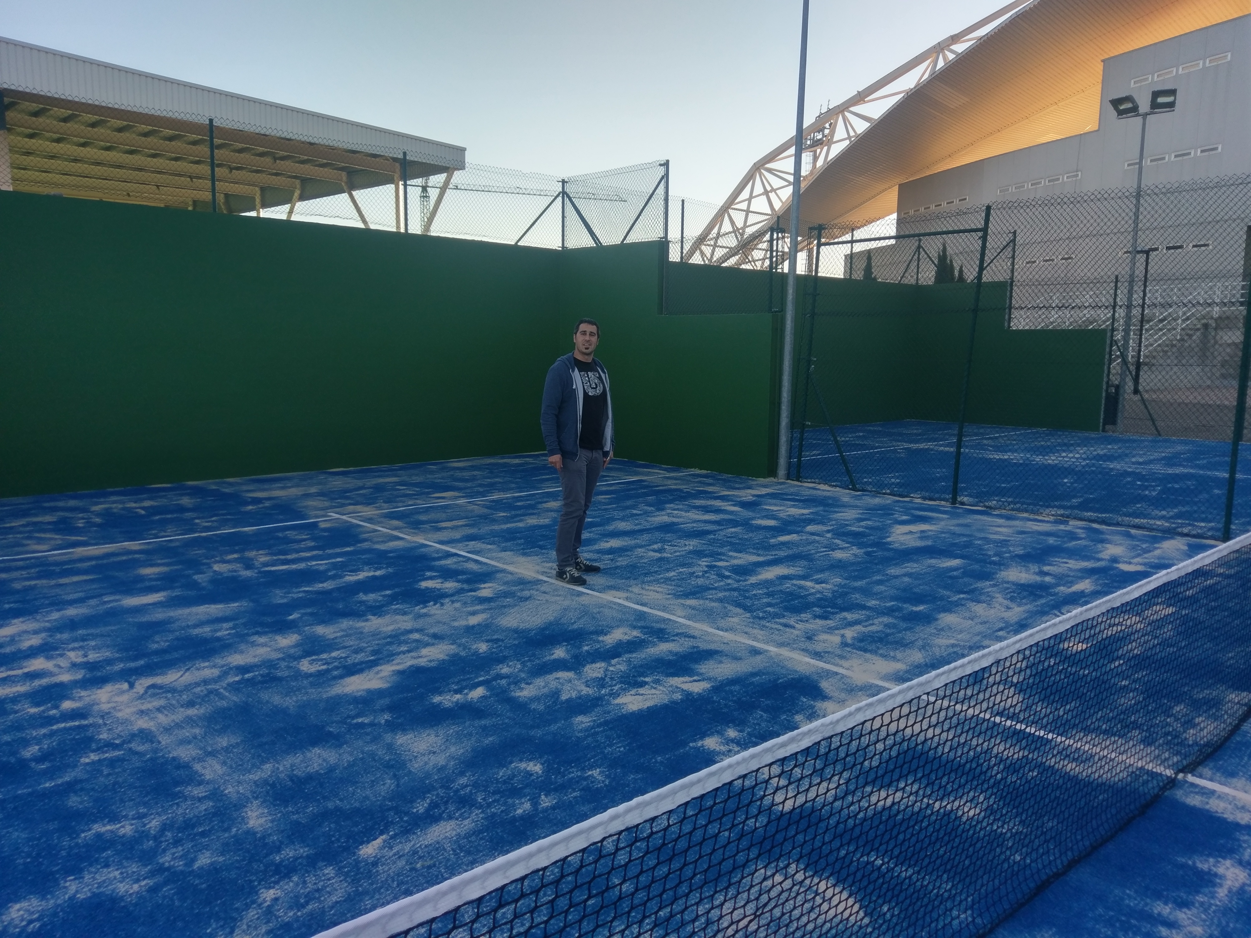 Abiertas al público las dos pistas de pádel del recinto deportivo de El Mazo