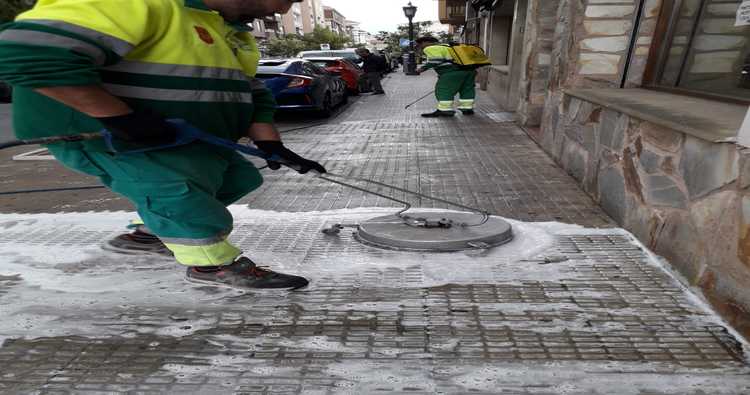 Haro intensifica la limpieza de las calles
