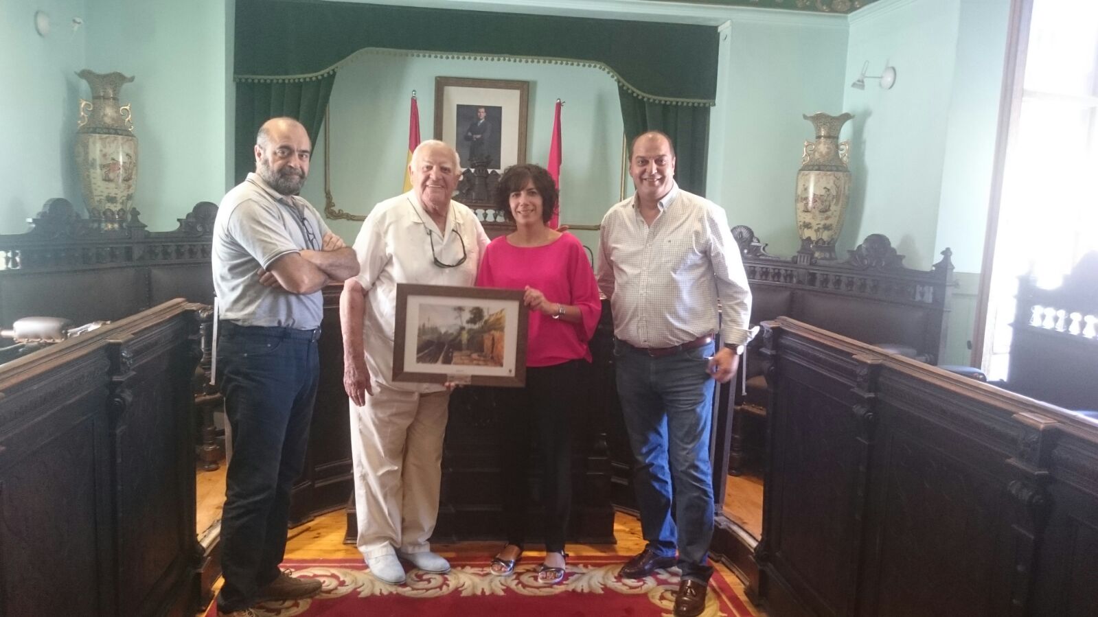 El equipo de gobierno recibe al actor Eduardo Martínez Fajardo 