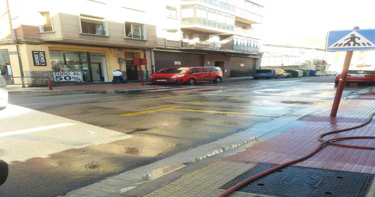 Refuerzo de la limpieza en la Calle Santa Lucía