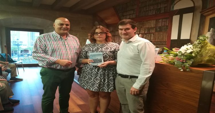 Marta Eguiluz Alaminos triunfa, en la Sala Faro, en la presentación de su primera novela