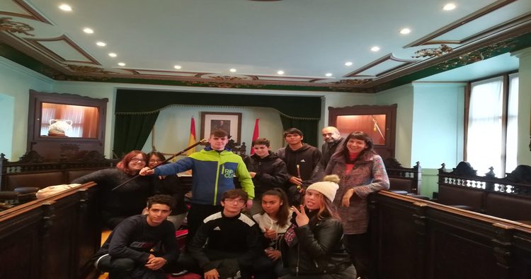 Alumnos del instituto visitan el Ayuntamiento de Haro