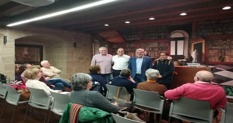 César Luena y José Luís Gómez Urdáñez disertan sobre Antonio Larrea