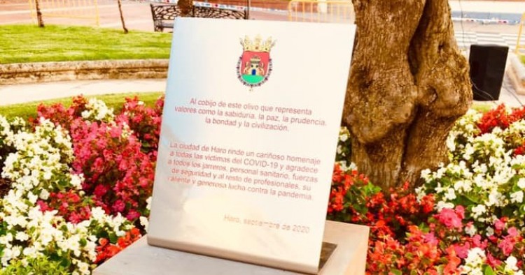 Haro rinde homenaje a las victimas y héroes de la pandemia