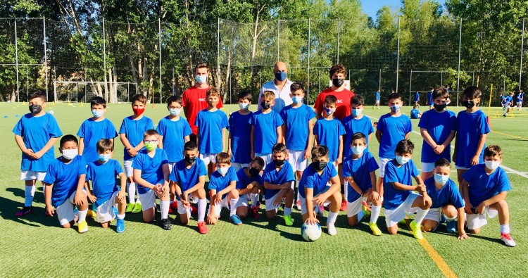 Leopoldo García visita el campus “Aprende Jugando” del Haro Sport Club