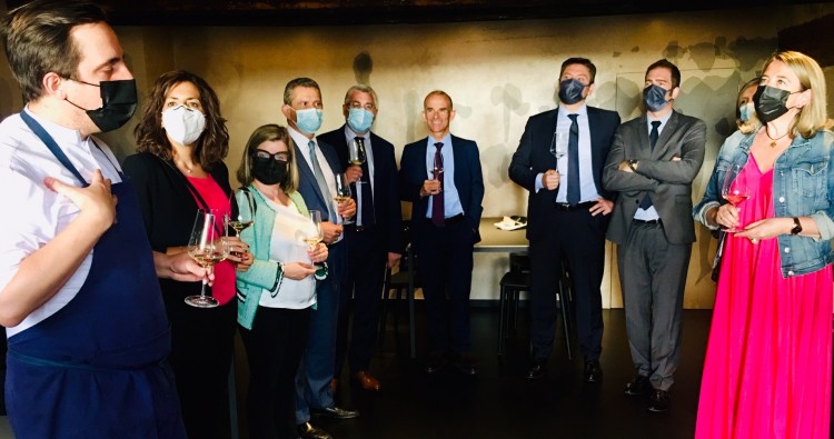 Componentes de la corporación municipal y del Gobierno de la Rioja visitan Nublo