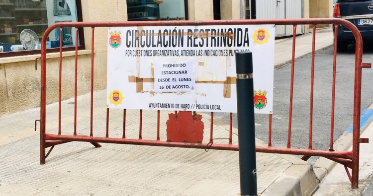 Corte de tráfico entre la calle Martínez Lacuesta y la Plaza de la Cruz