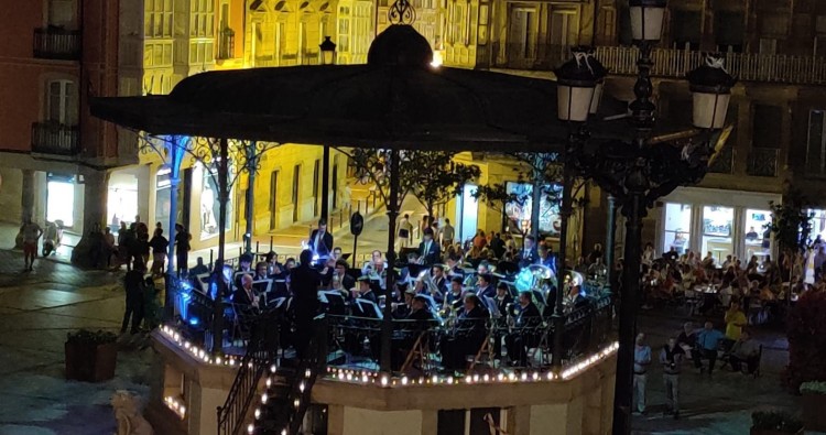 Noche musical a la luz de la luna