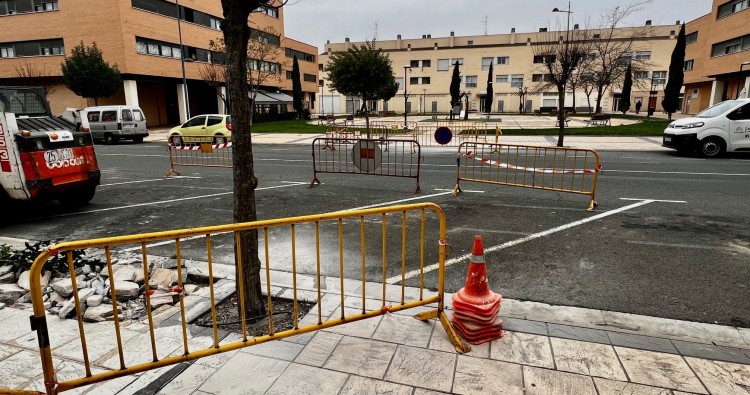 La Brigada de Obras comienza la instalación de tres nuevos pasos de peatones