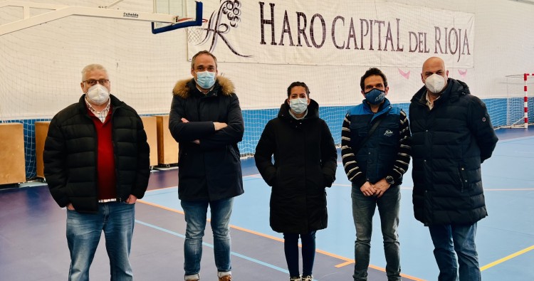 El equipo de gobierno visita el Polideportivo del Ferial