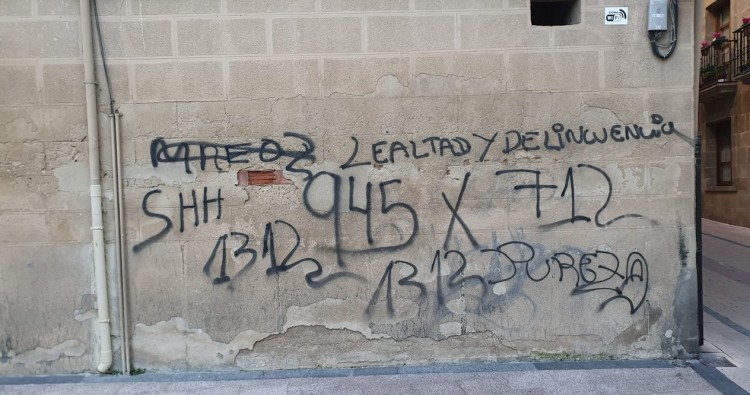 La Policía Local identifica a los presuntos autores de pintadas en varios edificios del casco antiguo