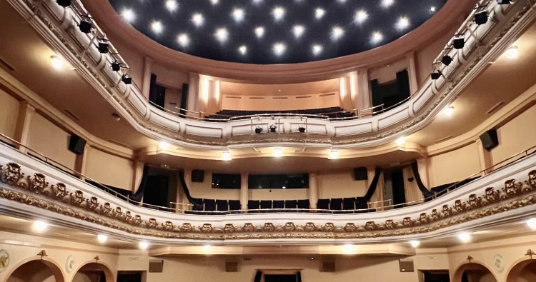 Vuelve el cine a la pantalla del Teatro Bretón de los Herreros
