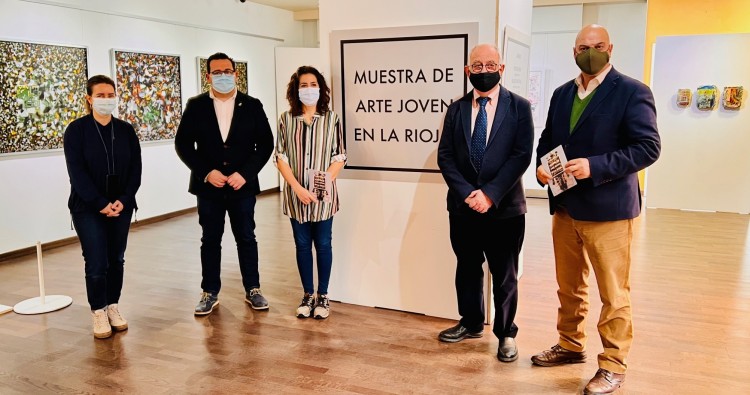 Laura Rivado y Pedro Uruñuela inauguran la fase itinerante de la XXXVII Muestra de Arte Joven de La Rioja en Haro
