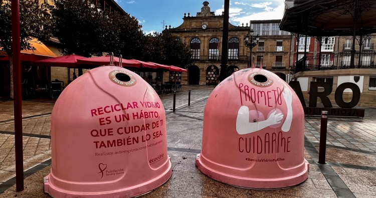 Haro instala dos contenedores rosas para lucha contra el cáncer de mama