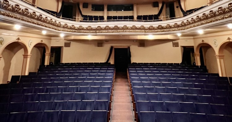 Teatro, música, poesía y cine centran la programación del Bretón este mes de marzo