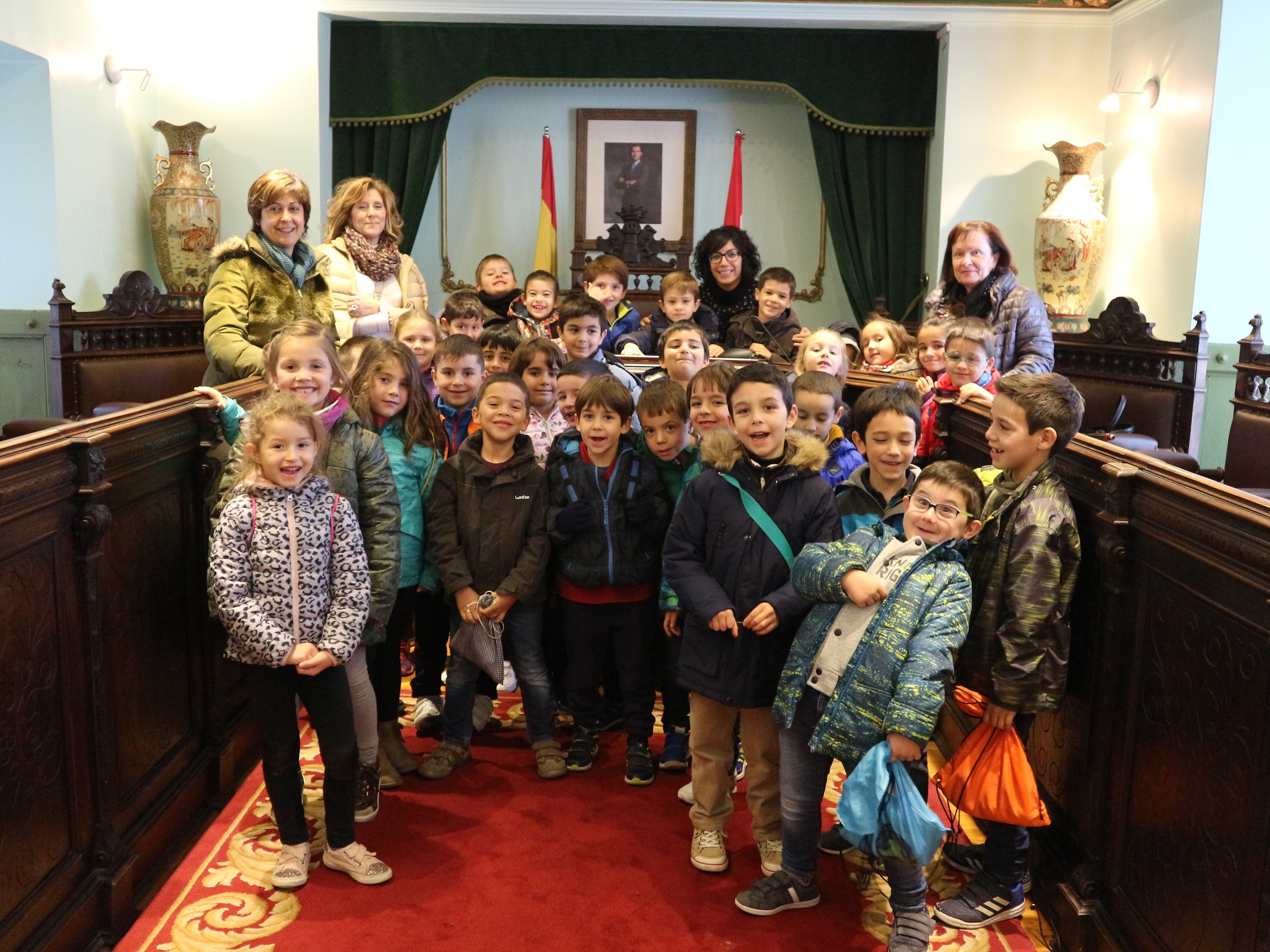 Los alumnos del Colegio de la Vega visitan el Ayuntamiento de Haro