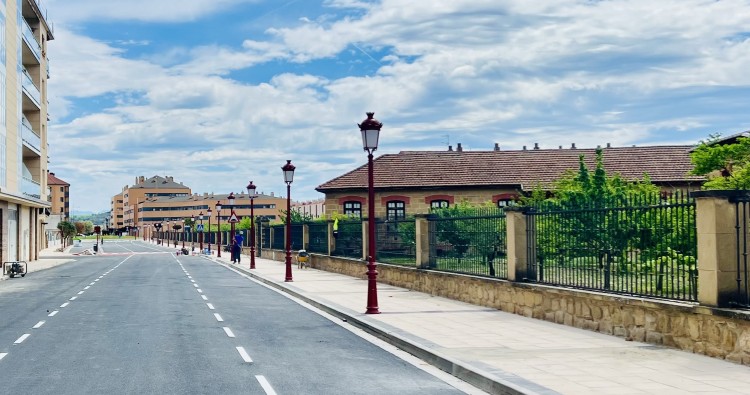 El Ayuntamiento de Haro recibe la obra de Fernández Ollero