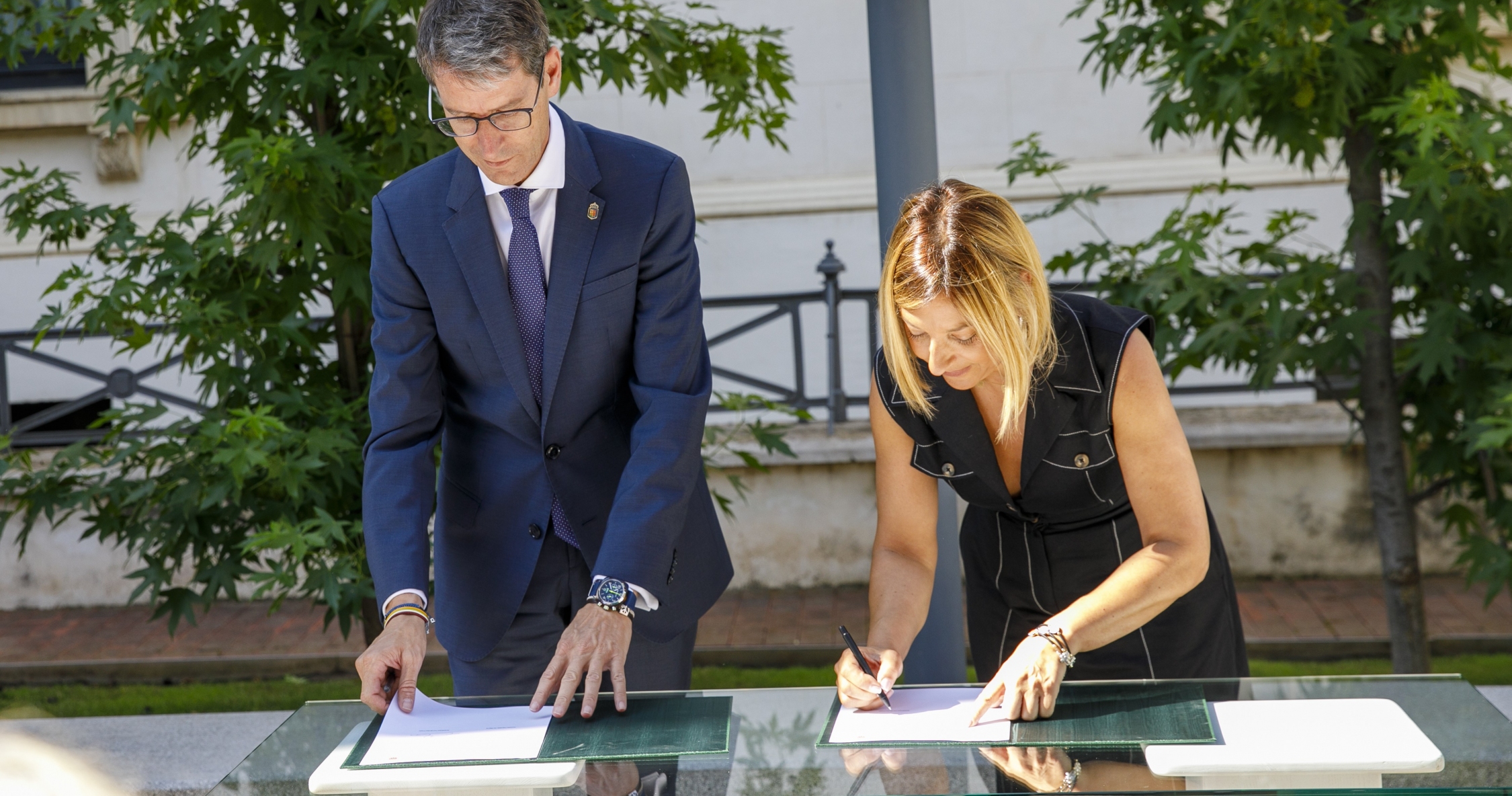 Haro firma el convenio de cabeceras de comarca para financiar la prestación de servicios