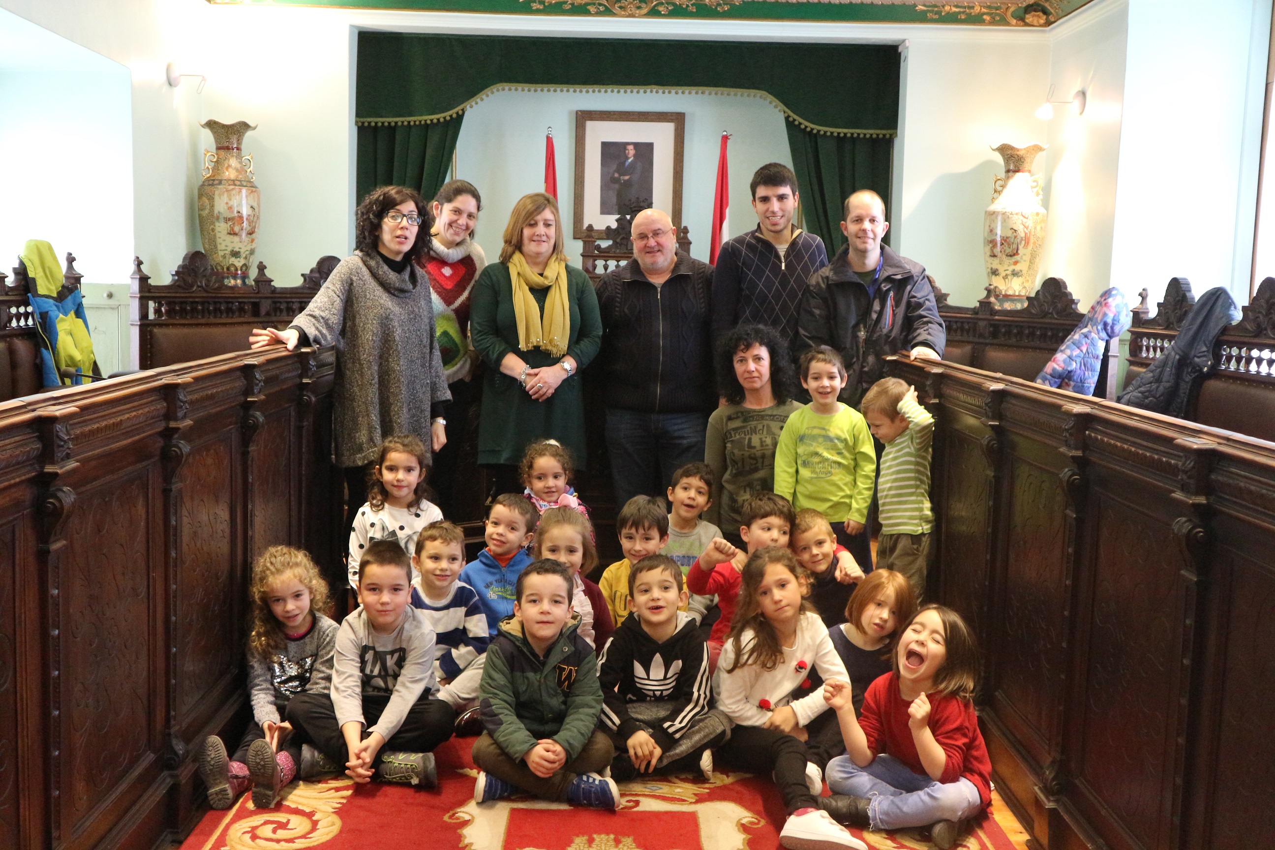 Alumnos del Colegio de la Vega visitan el Ayuntamiento de Haro