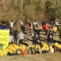 La Asociación Amigos de los Ríos actúa en las riberas del Tirón a su paso por Haro