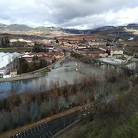 Se espera que el nivel del agua baje en Haro y pueda reabribrese al tráfico la Nacional 12