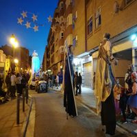 El Carnaval Popular concentra a centenares de personas en la calle