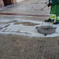 La hidrolimpieza llega a varias zonas de Haro