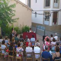 RESCOLDO BLANCO DE LUNA, PRESENTACIÓN DEL LIBRO DE POESÍAS DE VEGA ARRESTI