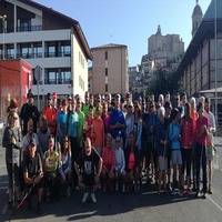 Decenas de personas participan en el último recorrido de los Paseos Saludables de Haro