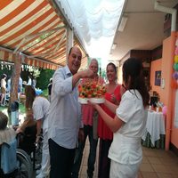 Miembros del equipo de gobierno participan en la “Merienda de Verano” del Hogar Madre de D
