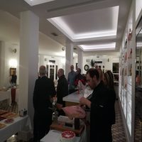 La corporación municipal acude a la reapertura de Café Bar Suizo