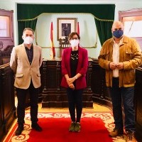 El Ayuntamiento de Haro recibe la visita del director general de Deporte