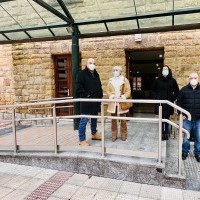 El equipo de Gobierno acude a la Estación de Autobuses el día de su apertura