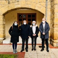 La alcaldesa de Haro y el consejero de Servicios Sociales y Gobernanza Pública visitan los juzgados de Haro