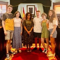 Laura Rivado recibe a los alumnos del IES Ciudad de Haro galardonados en el Tour del Talento