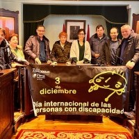 Laura Rivado recibe a componentes de la Asociación ASPRODEMA