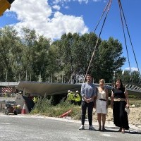 Colocación de la pasarela del Tirón