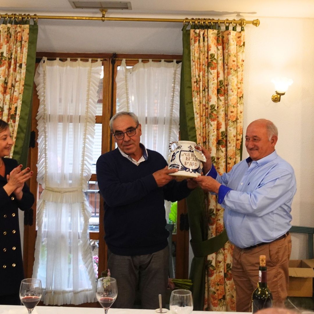 Entrega del Premio San Isidro 2025 tras la comida de hermandad