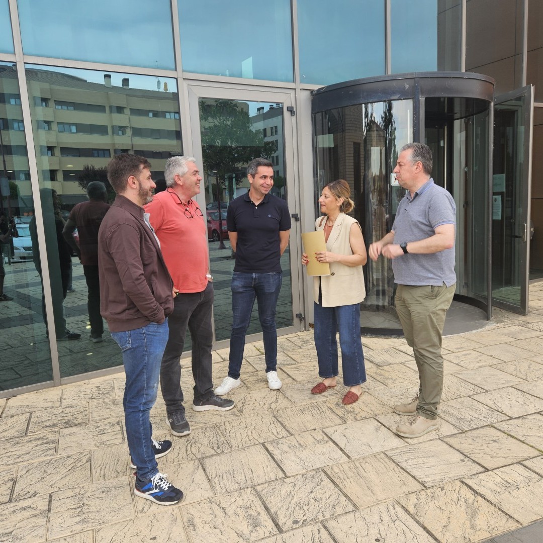 El Equipo de Gobierno celebra la entrada de la nueva empresa gestora de las instalaciones deportivas